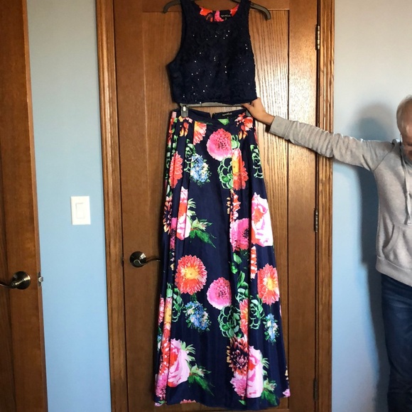 Prom dresses - Picture 6 of 6